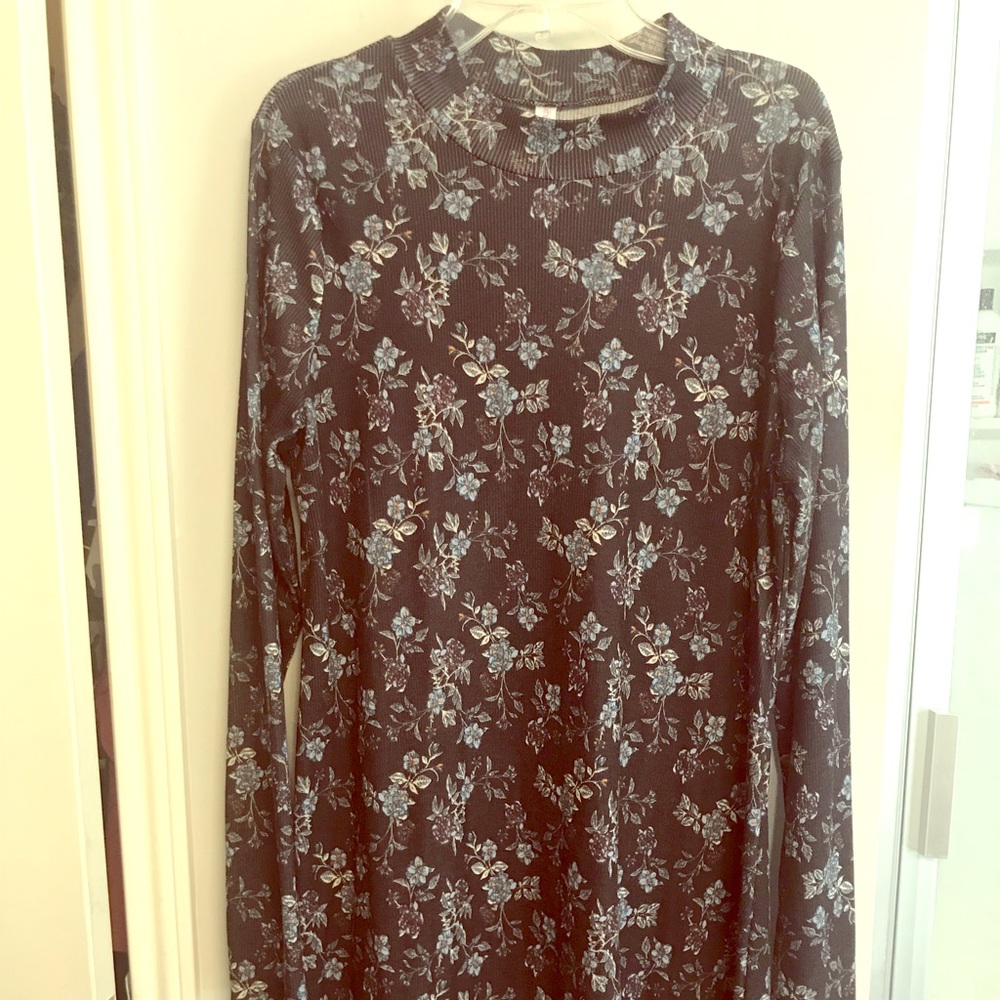Long sleeve flowy ribbed dress